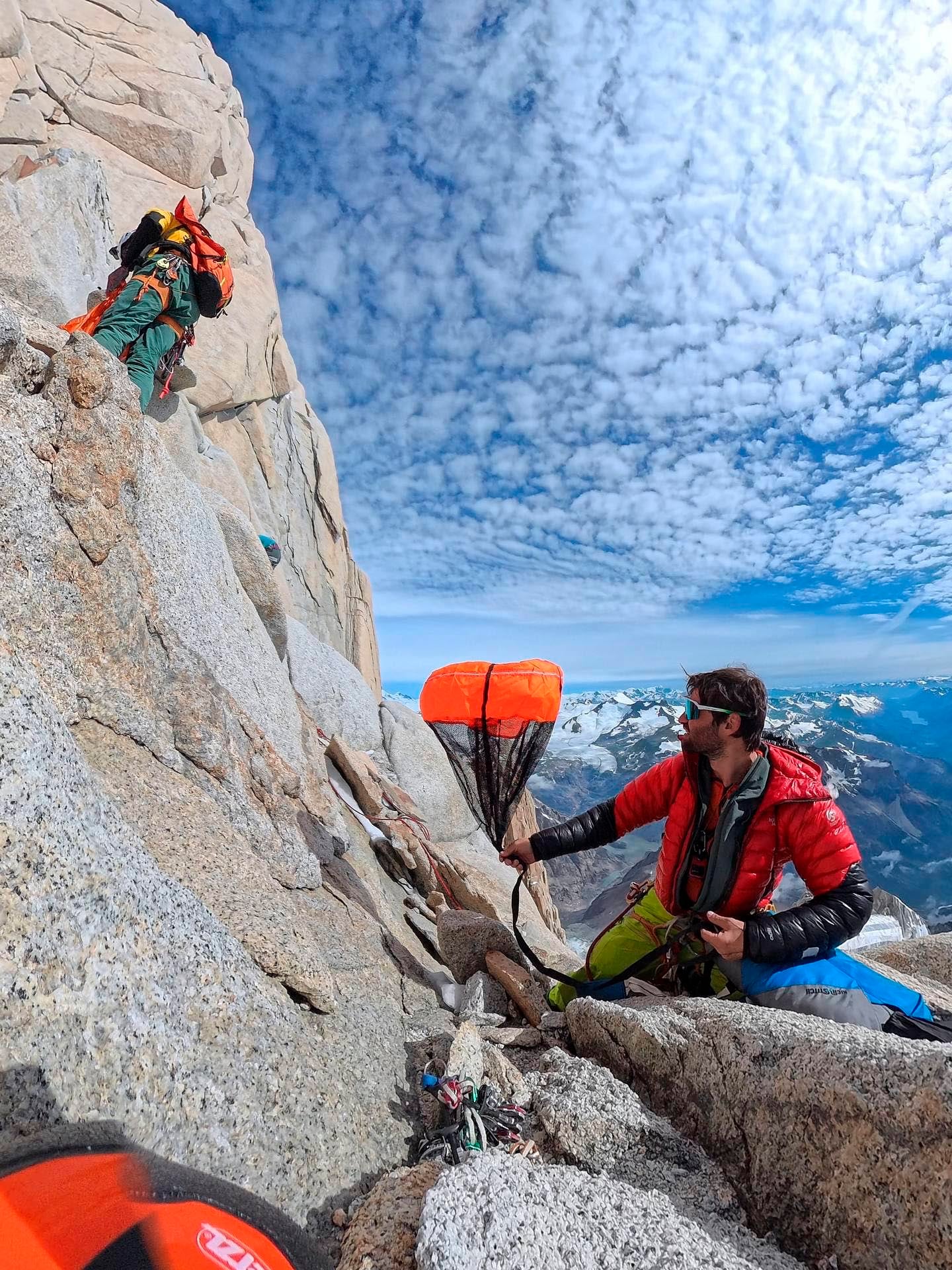 El ascenso al Fitz Roy por una de las caras laterales de 1250 metros de altitud, la Royal Flush, de gran complejidad