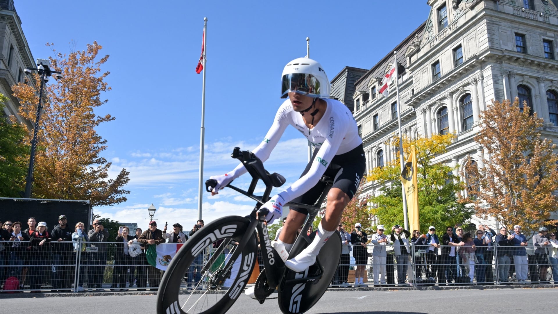 Isaac del Toro rompe en llanto tras no conseguir podio en el Mundial de Ciclismo de Ruta en Montreal, Canadá