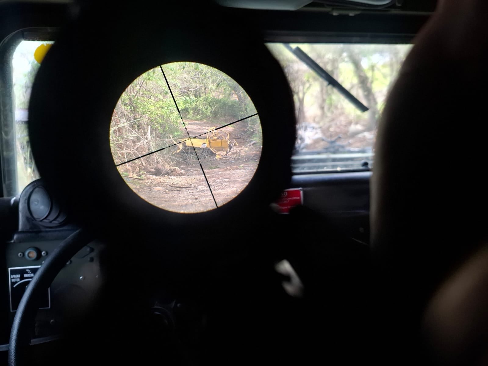 Las tropas de la Brigada 29 detectaron un vehículo con material explosivo en la vía Panamericana, a la altura de la Y de La Reina, en el municipio de Patía, Cauca, en horas de la mañana del 9 de octubre de 2026 - crédito @Ejercito_Div3/X