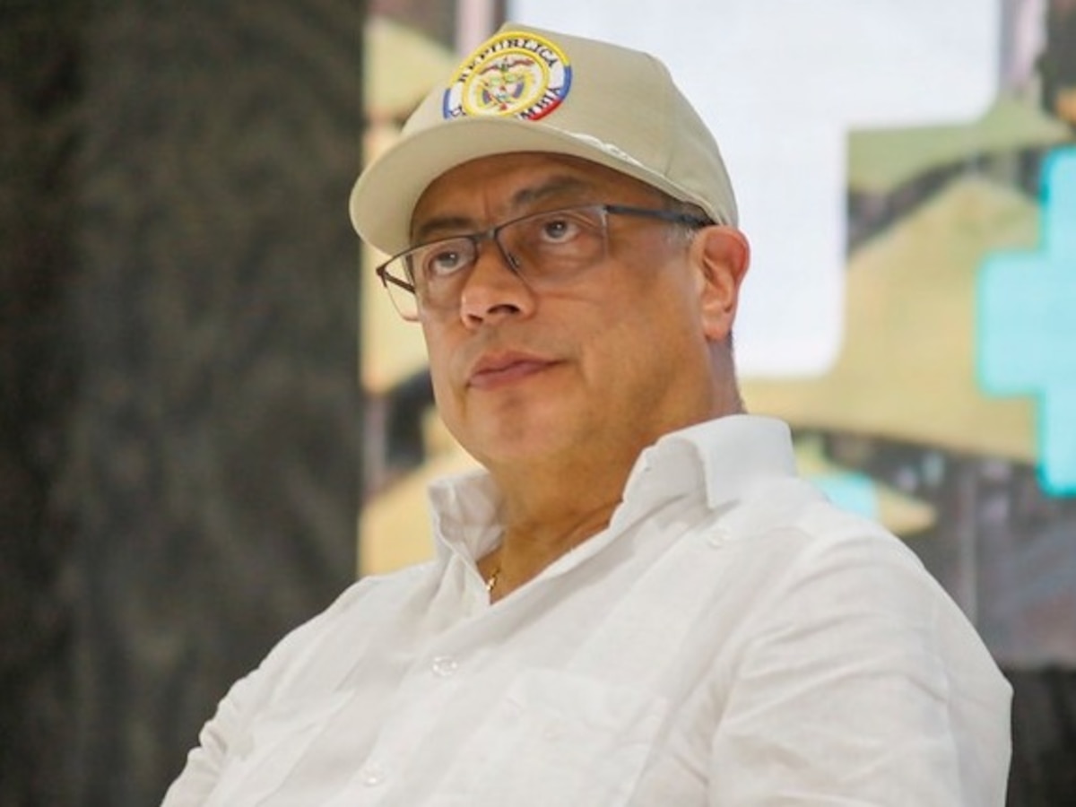 Gustavo Petro pasó por el Tolima y causó molestia: hubo silencio absoluto sobre la presencia de disidencias - Infobae