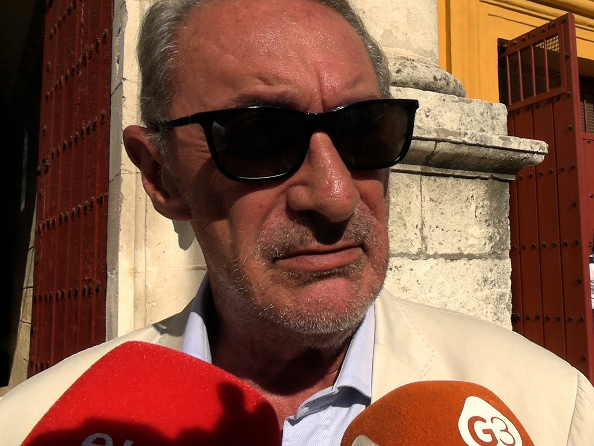 Carlos Herrera a su llegada a la Feria de San Miguel de SevillaEUROPA ESPAÑA SOCIEDADEUROPA PRESS REPORTAJES