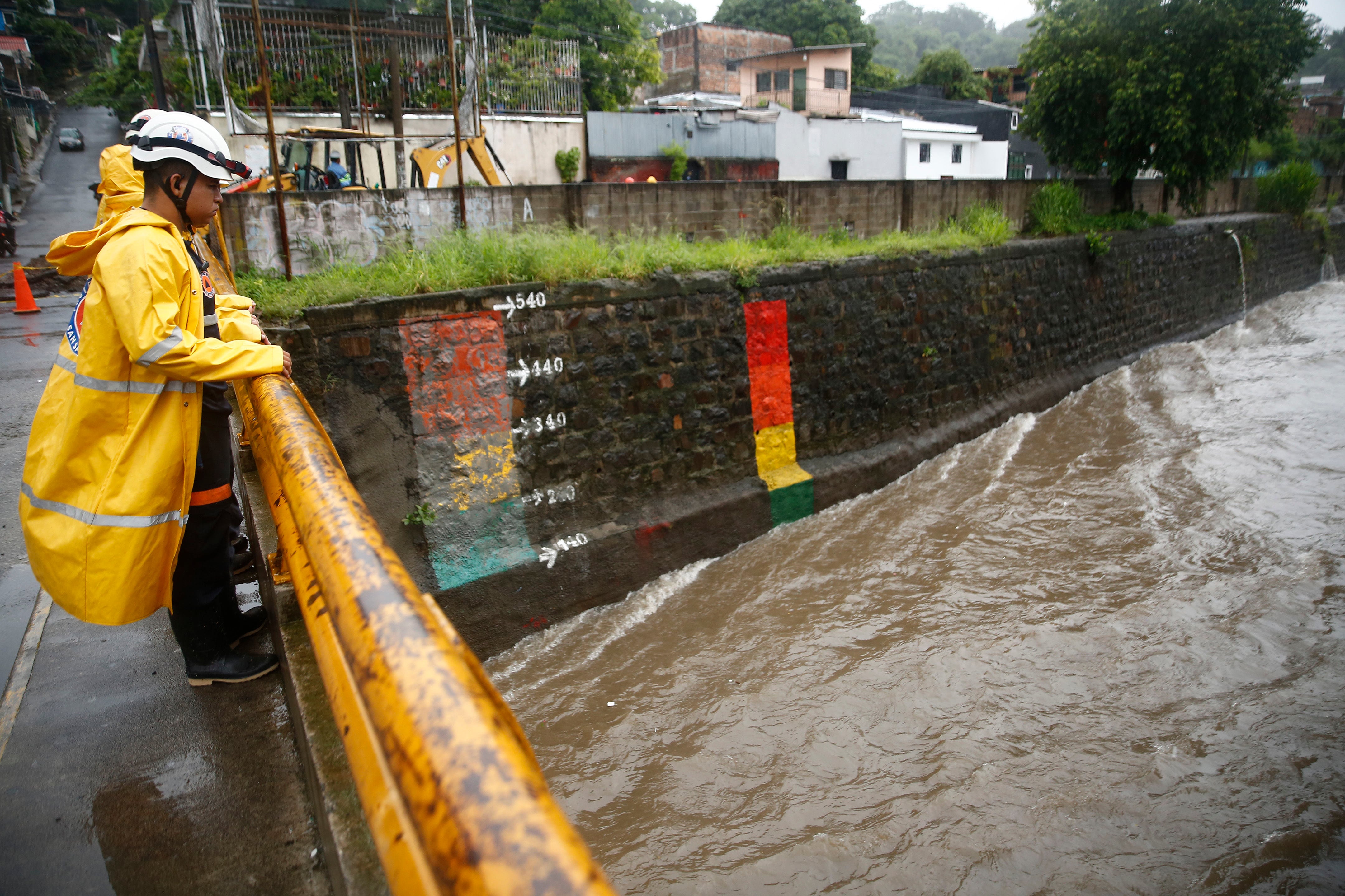 El pronóstico del MARN indica que la mañana transcurre con cielo poco nublado y sin probabilidad de lluvias en el territorio salvadoreño. EFE/Rodrigo Sura