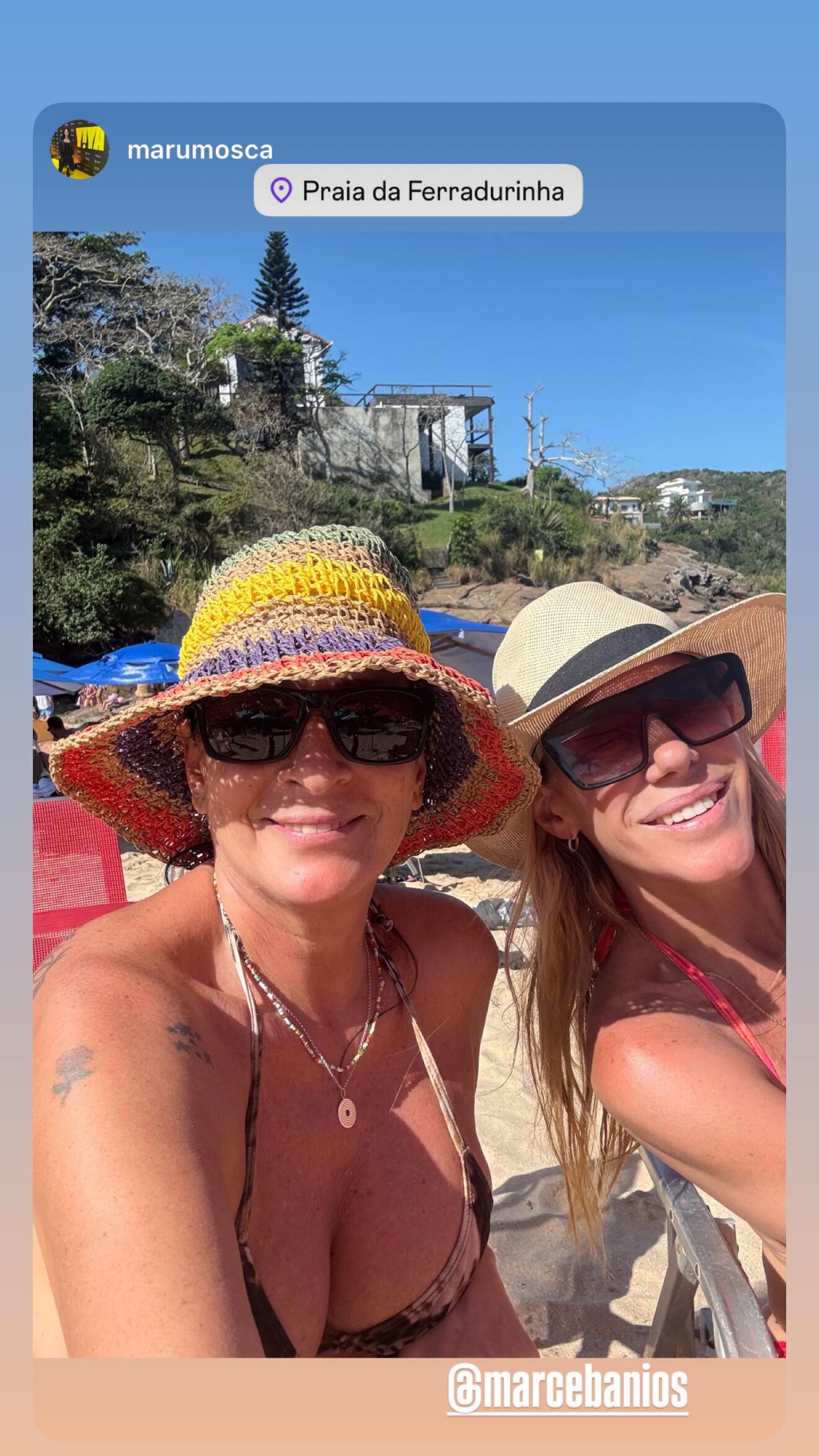 Marcela Baños junto a la productora Maru Mosca en Brasil