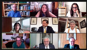 El rector y diversos funcionarios