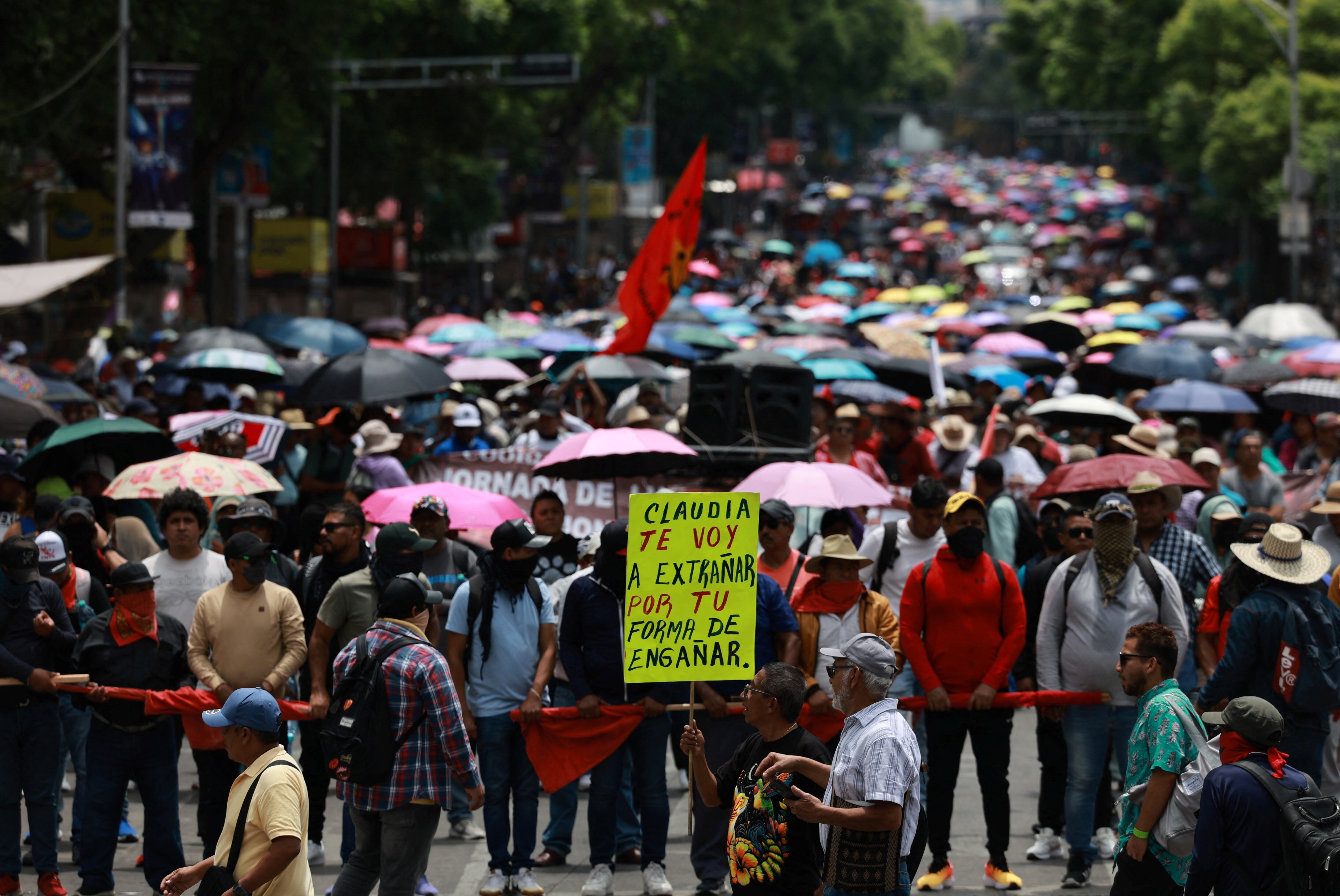 Integrantes de la CNTE durante una protesta en la Ciudad de México, el pasado 6 de junio. (Reuters)