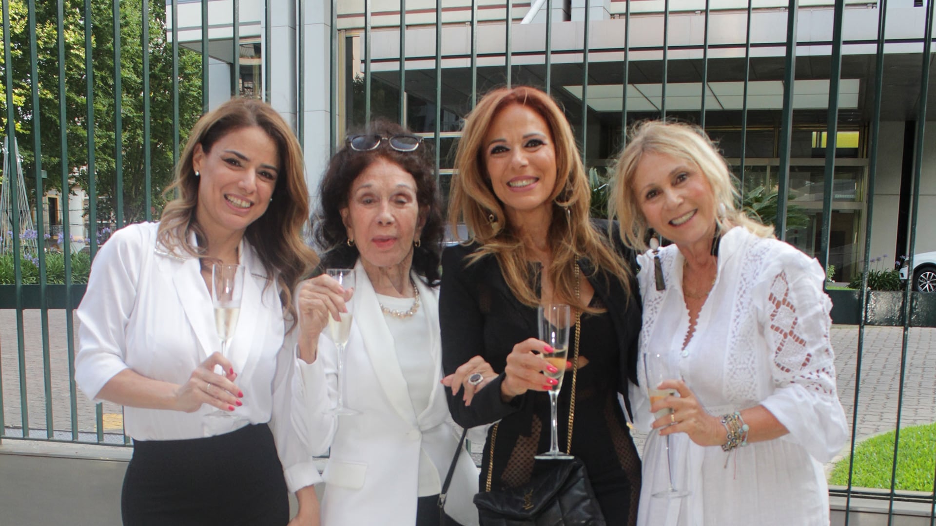 Marina Calabró confirmó la recuperación de su madre e indicó que toda la familia está feliz por el alta médica (RS Fotos)