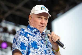Mike Love (Shutterstock)