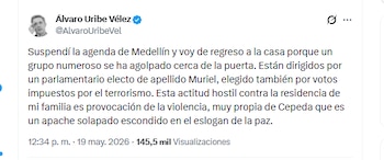 El expresidente Álvaro Uribe Vélez denunció actos vandálicos en la residencia de su familia - crédito @AlvaroUribeVel