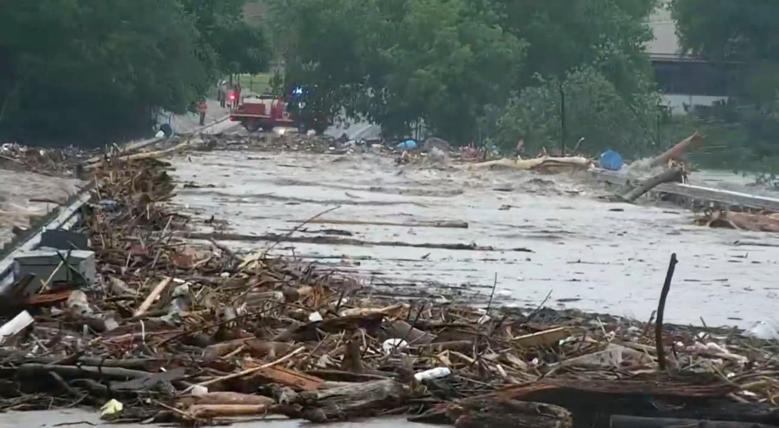El NHC advirtió que el principal riesgo del sistema en Texas, Luisiana y Misisipi es la lluvia intensa con peligro de inundaciones repentinas (Foto archivo: KSAT vía AP)