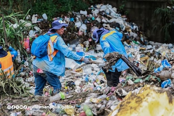 La municipalidad reconoció que los desechos acumulados son la causa directa de los desbordes, mientras persisten fallas de recolección, drenaje obsoleto y una débil cultura ambiental en la capital. (Cortesía: Alcaldía de Managua)