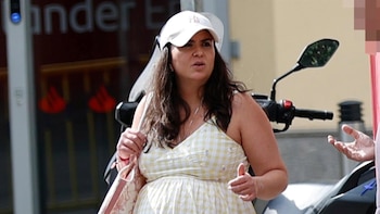 Rocío Muñoz reaparece a pocos días de dar a luz al presunto hijo de Omar Montes y confiesa que está recibiendo amenazas