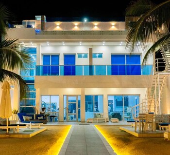 La pareja decidió alquilar una lujosa mansión en la ciudad amurallada - crédito @mansionbeachcartagena