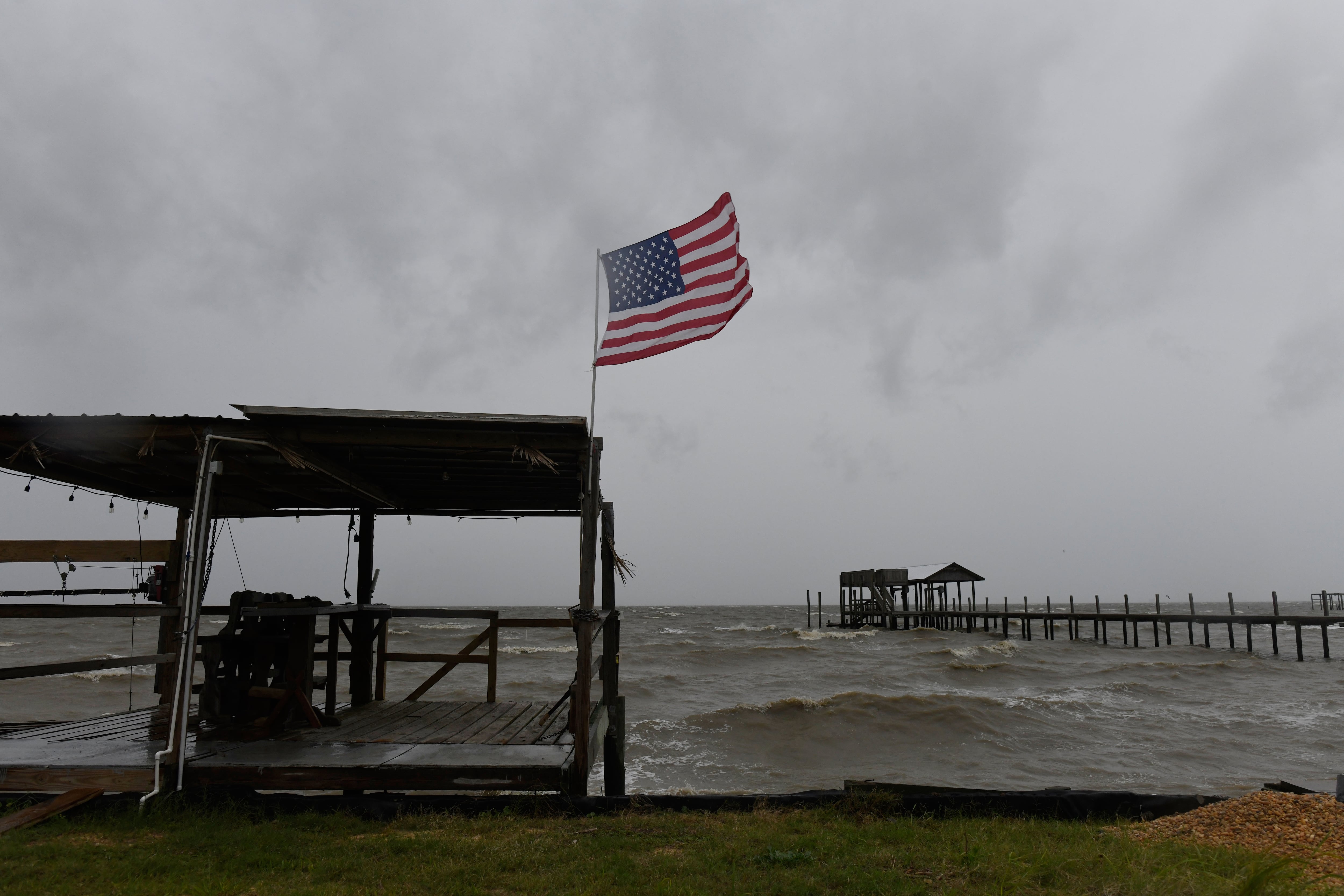El gobierno federal aprobó declaraciones de emergencia para Florida, Alabama y Georgia para activar la asistencia a los afectados (Foto AP/Octavio Jones)