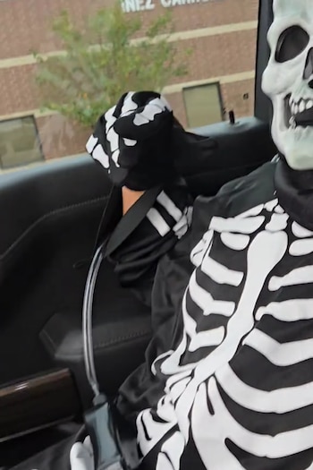 El niño mexicano fue eliminado de un concurso de disfraces por su atuendo peculiar.
Foto: Captura de pantalla/Tiktok