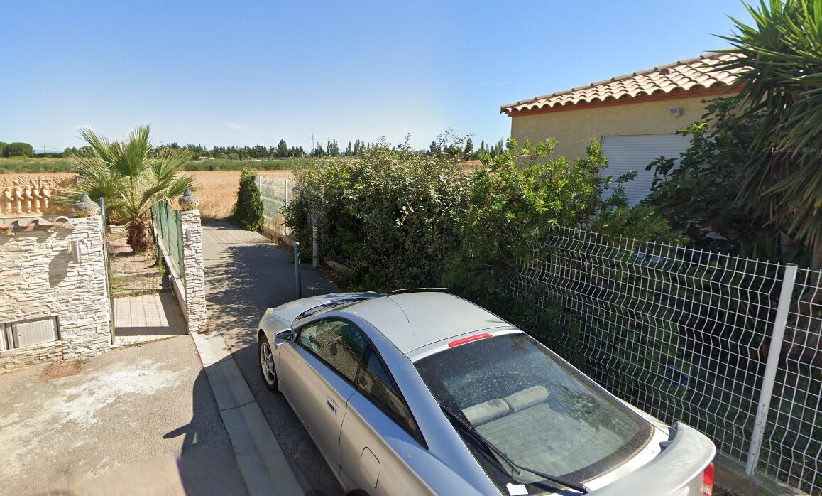 Vivienda en la localidad de Alénya junto al campo.