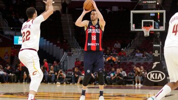 Cantitos de cancha con Tinelli, jugada NBA y cambio de nombre que se hizo meme: las perlitas del histórico amistoso de San Lorenzo ante Cleveland Cavaliers