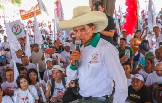 José María Castillo, hermano del expresidente Pedro Castillo, defendió el valor y la legitimidad del voto en las zonas rurales frente a críticas provenientes, según él, de Lima y sectores urbanos