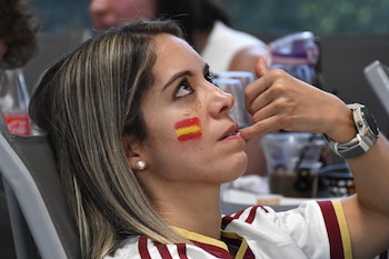 Españoles en Guatemala sufrieron y gozaron el título mundial de La Roja