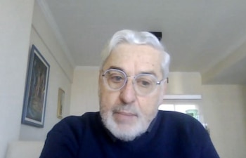 El investigador del Conicet Arnaldo Visintin, explicó los cuidados que tenemos que tener al cargar un celular