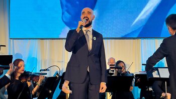 Abel Pintos cantará el Himno