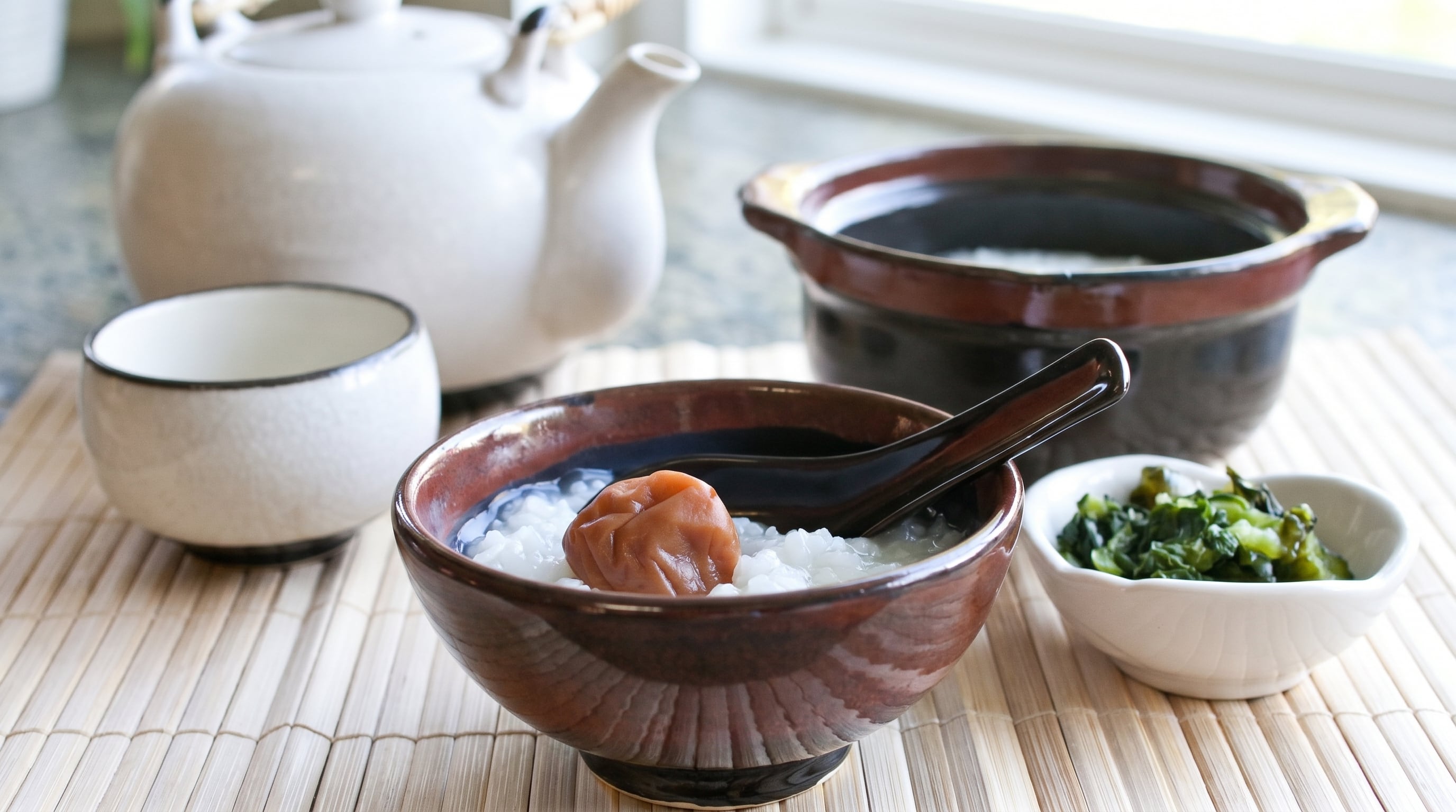 La umeboshi, una ciruela fermentada japonesa, se destaca por su perfil probiótico y su consumo en pequeñas cantidades antes de las comidas. (Imagen Ilustrativa Infobae)