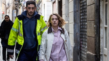 ‘Ravalear’, la serie que habla sobre el problema de la vivienda, los desahucios y los fondos buitres: “No somos activistas hasta que nos toca de cerca”