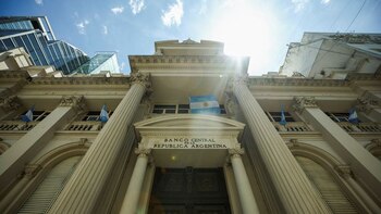 El BCRA compró USD 242