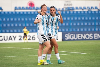 Annika Paz y Denise García