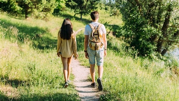 Esto es lo que sucede en tu cerebro con tan solo 20 minutos de paseo al aire libre, según un médico psiquiatra
