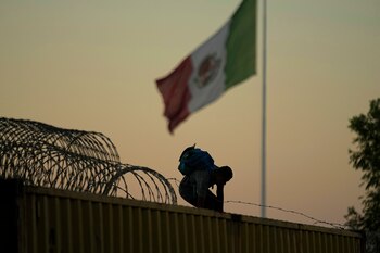 Un migrante que cruzó el