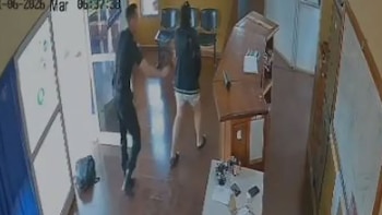 Una mujer ingresó a una