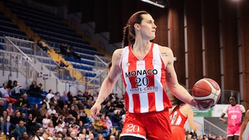 La estrella transgénero que quiere jugar en la WNBA e intensificó el debate: “No diré que no”