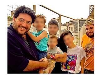 Pablo Avelluto con sus hijos.