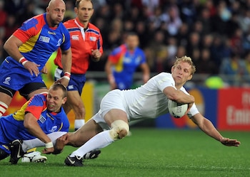 Qué es la enfermedad de la neurona motora (EMN) que afecta al histórico capitán del rugby de Inglaterra, Lewis Moody
