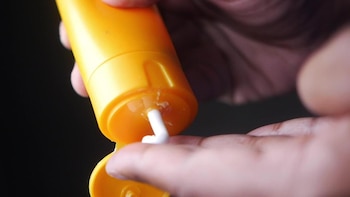 Empresas deberán entregar bloqueadores, lentes y chequeos contra el cáncer de piel a trabajadores expuestos al sol en Perú