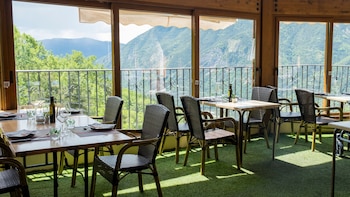 El restaurante del Pirineo aragonés que la Guía Repsol recomienda para esta Semana Santa: “Cocina local de montaña y vistas al valle”