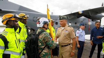 El equipo de búsqueda y rescate enviado por República Dominicana a Venezuela llegó por la tarde el jueves (PresidenciaRD)