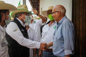 Su experiencia en la política