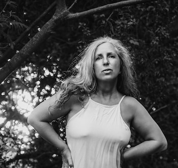 También organiza visitas guiadas a