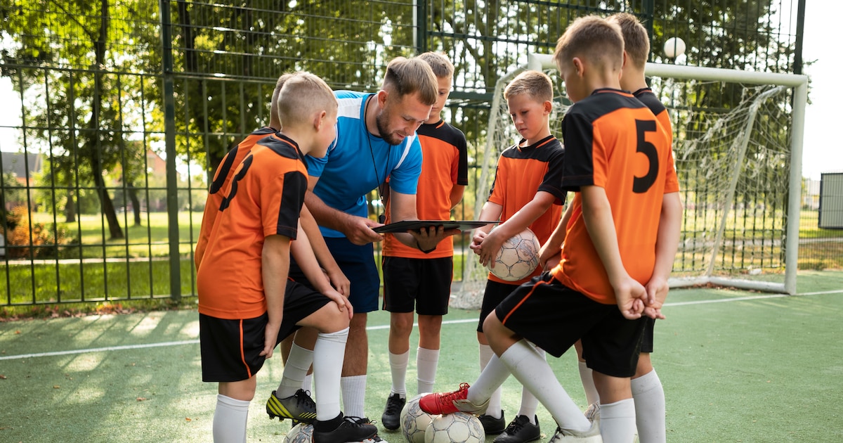 ¡No Dejes Que Tus Hijos Abandonen los Deportes de Equipo! Beneficios Clave y Cómo Fomentar la Pasión