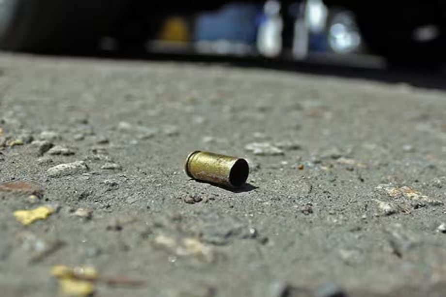 Una hipótesis preliminar indica que el hermano de siete años de la niña habría encontrado un arma de fuego en la casa y estaría involucrado de forma accidental- crédito Radio Nacional de Colombia