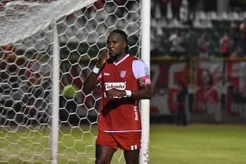 Rodallega celebrando un gol en