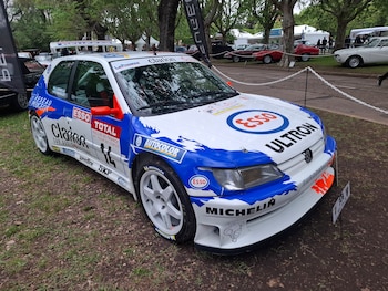 Reproducción de un Peugeot 306 del Mundial de Rally de 1996