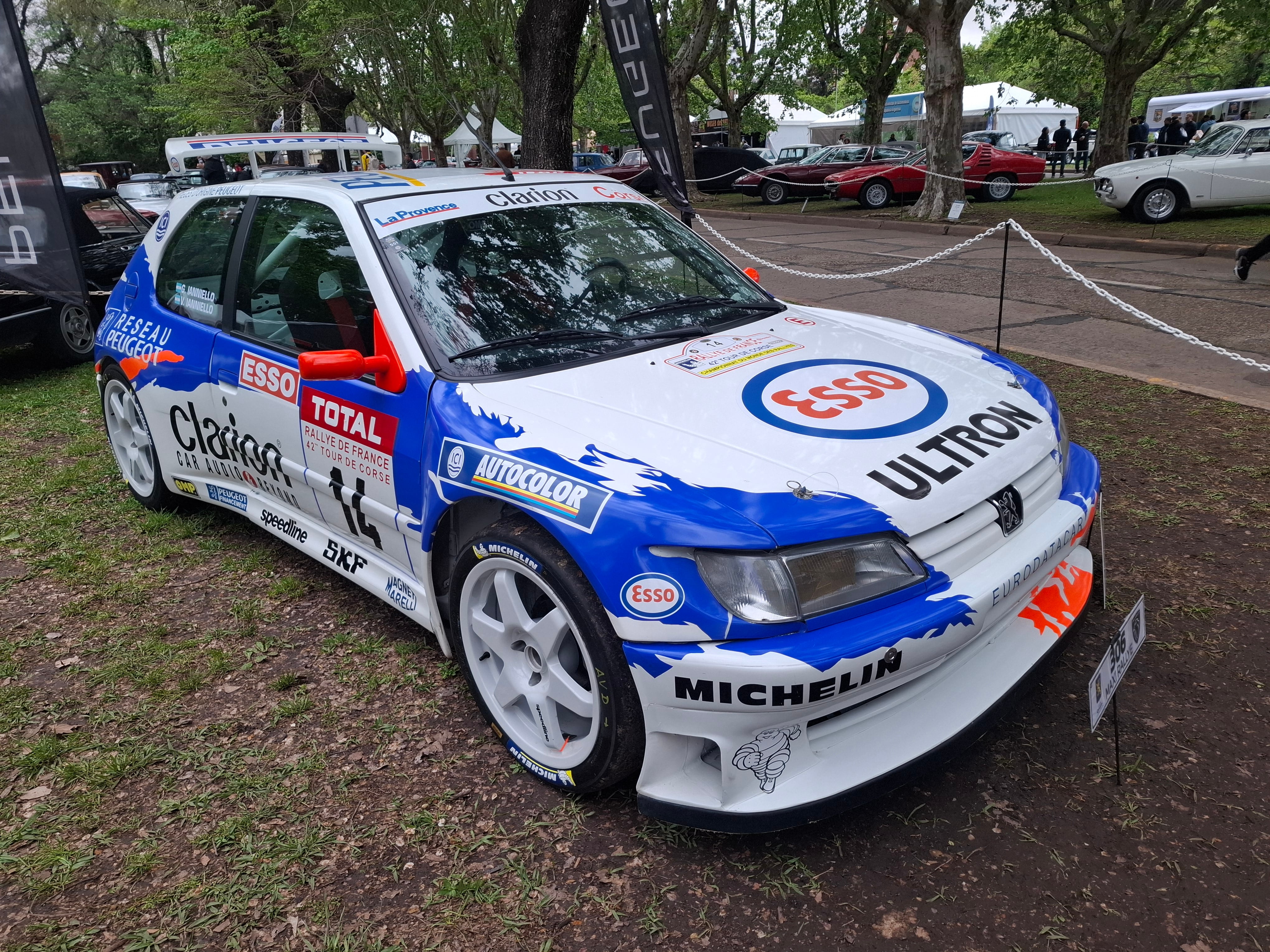 Reproducción de un Peugeot 306 del Mundial de Rally de 1996