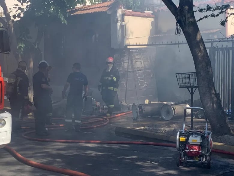 Varias viviendas resultaron dañadas por la propagación de las llamas, vecinos debieron autoevacuarse por precaución