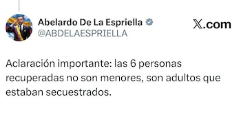 Las autoridades incautaron cuatro armas largas y un arma corta tras la intervención militar en Caucasia -crédito @ABDELAESPRIELLA/X
