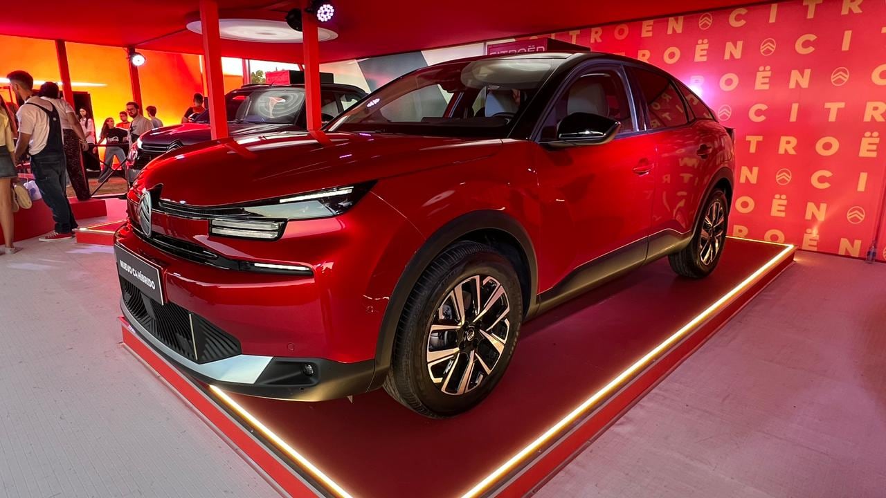 El Citroën C4 Híbrido se presentó en Lollapalooza 2026 (Gastón Taylor)