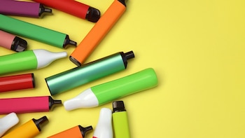 Con permiso, cigarrillos: los vapeadores ahora son el principal peligro de la nicotina para los niños