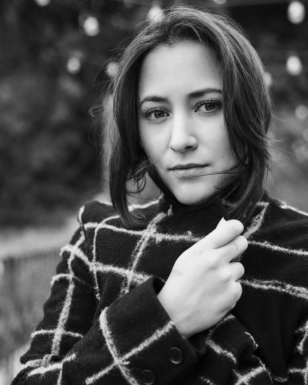 La actriz y directora Zelda Williams denuncia el uso de IA para recrear a figuras públicas fallecidas como una trivialización de su legado. (Foto: tomado de @zeldawilliams)