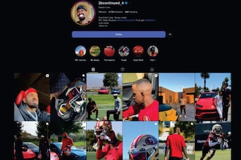 Captura de pantalla de un perfil de Instagram con el nombre Daejon Love, varias fotografías de un hombre, cascos deportivos y vehículos de lujo